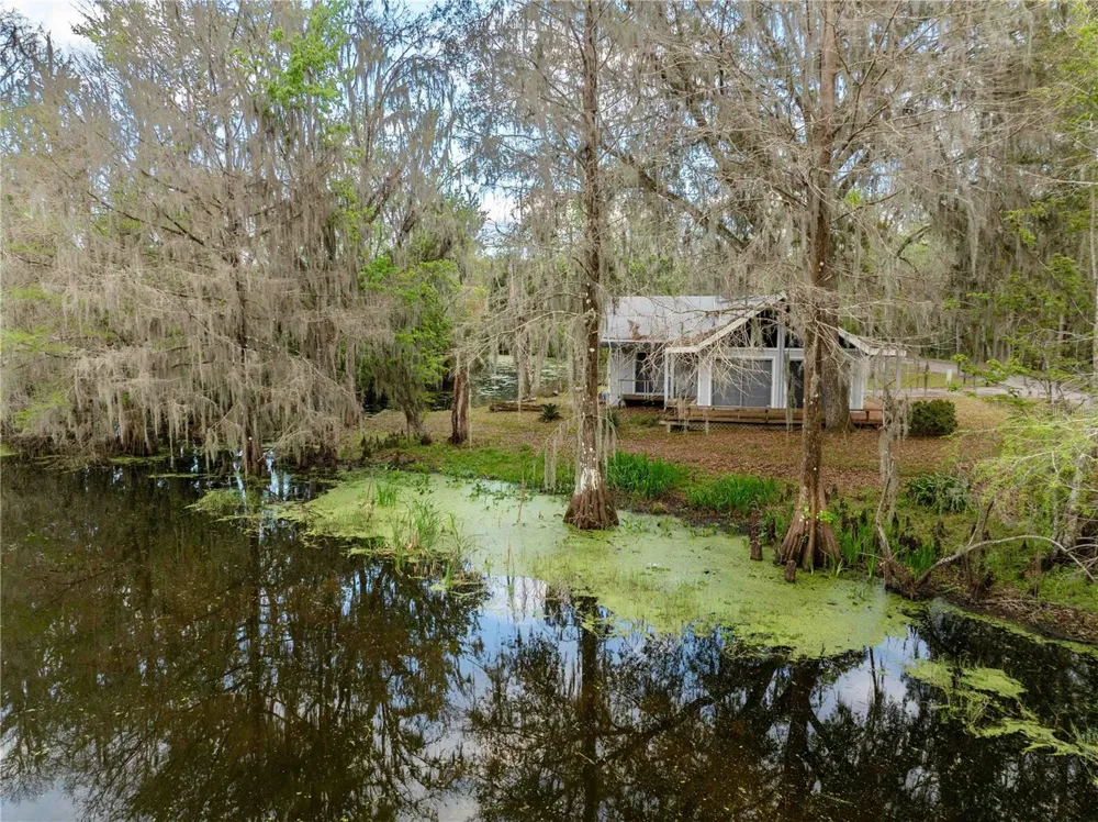 2886 C 470 Lake Panasoffkee, FL 33538