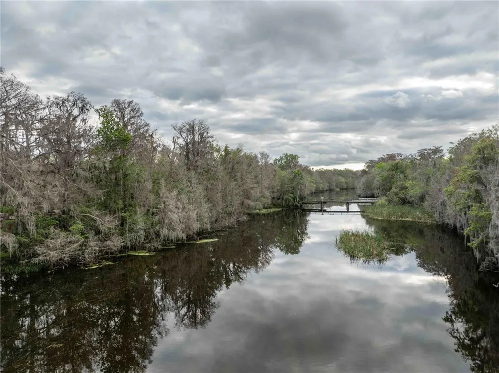 2886 C 470 Lake Panasoffkee, FL 33538