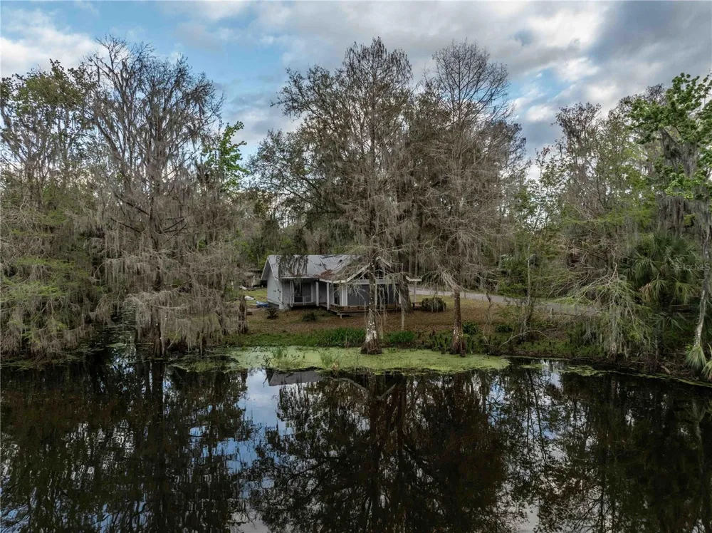 2886 C 470 Lake Panasoffkee, FL 33538