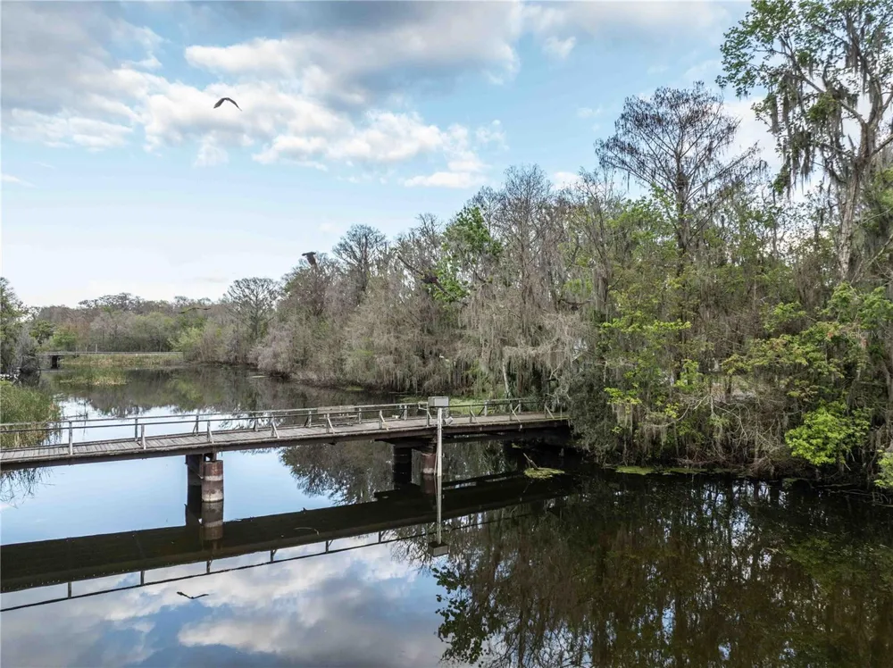 2886 C 470 Lake Panasoffkee, FL 33538