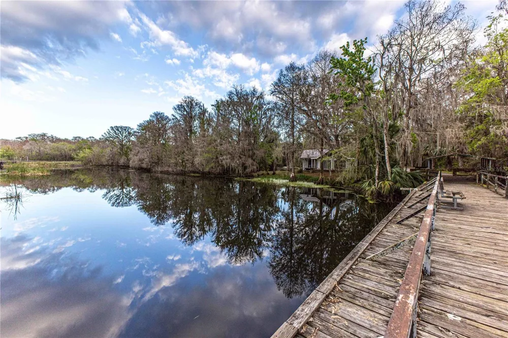 2886 C 470 Lake Panasoffkee, FL 33538
