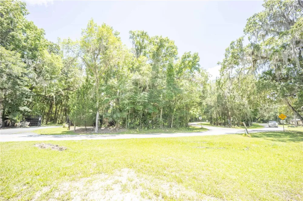 2886 C 470 Lake Panasoffkee, FL 33538