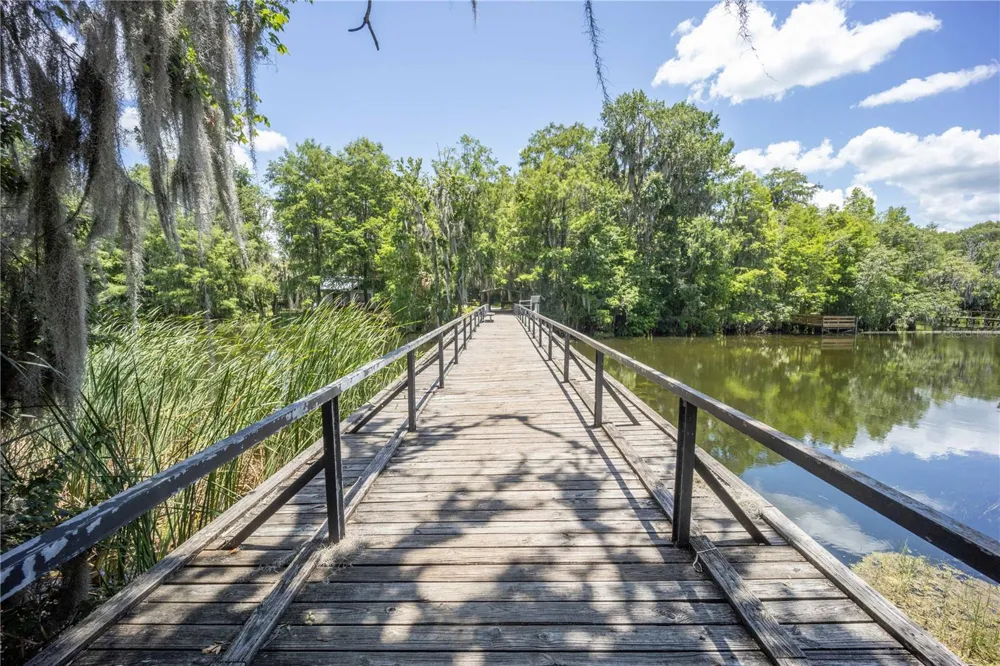2886 C 470 Lake Panasoffkee, FL 33538