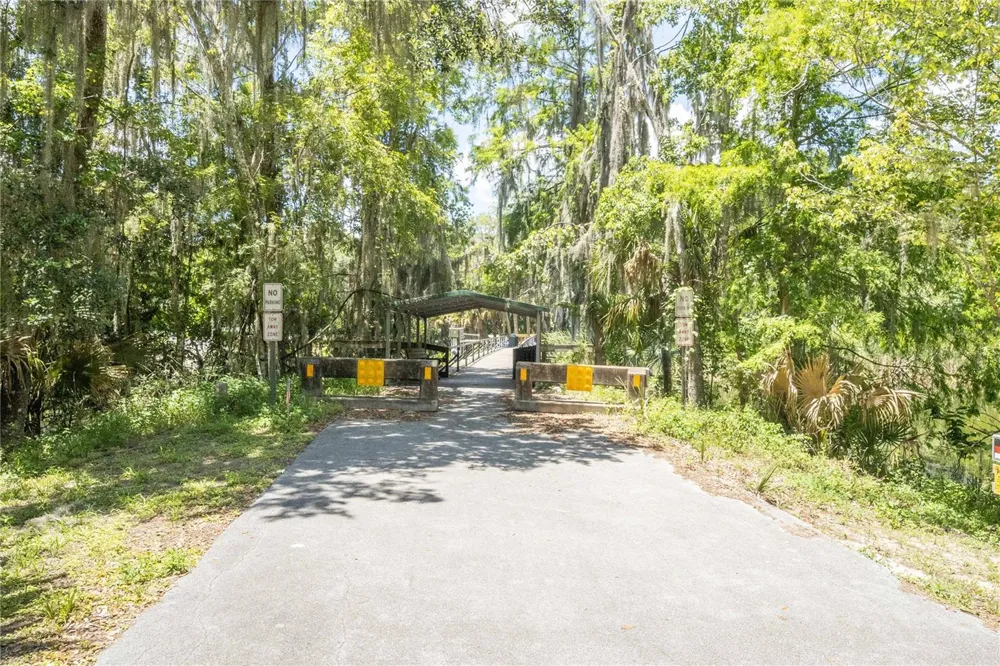 2886 C 470 Lake Panasoffkee, FL 33538
