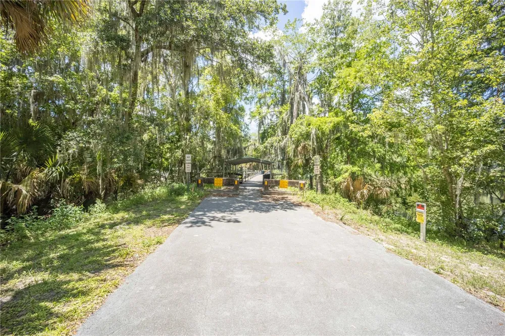 2886 C 470 Lake Panasoffkee, FL 33538