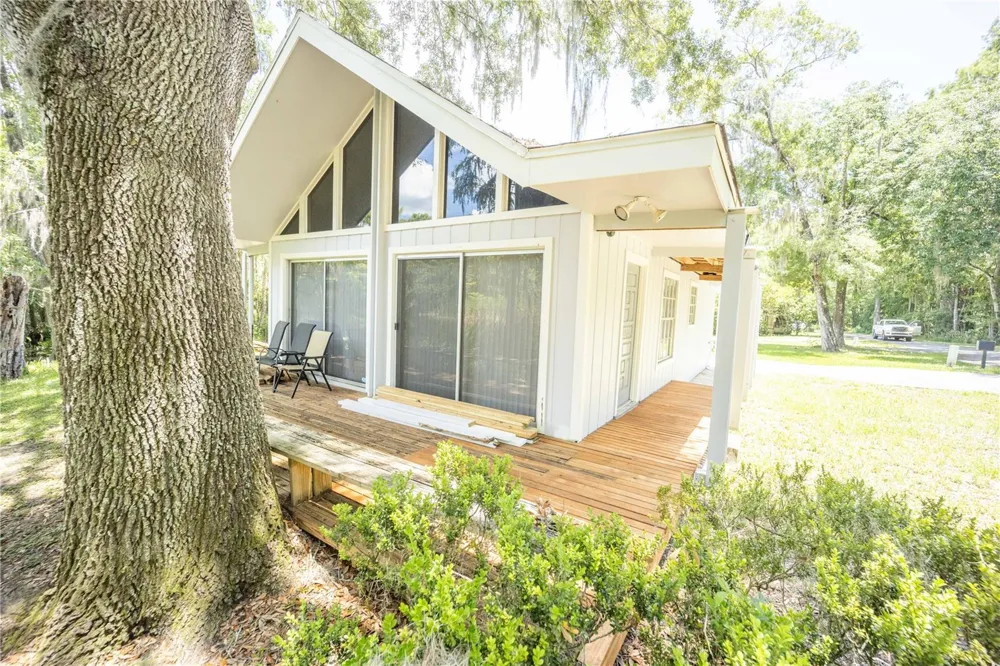 2886 C 470 Lake Panasoffkee, FL 33538