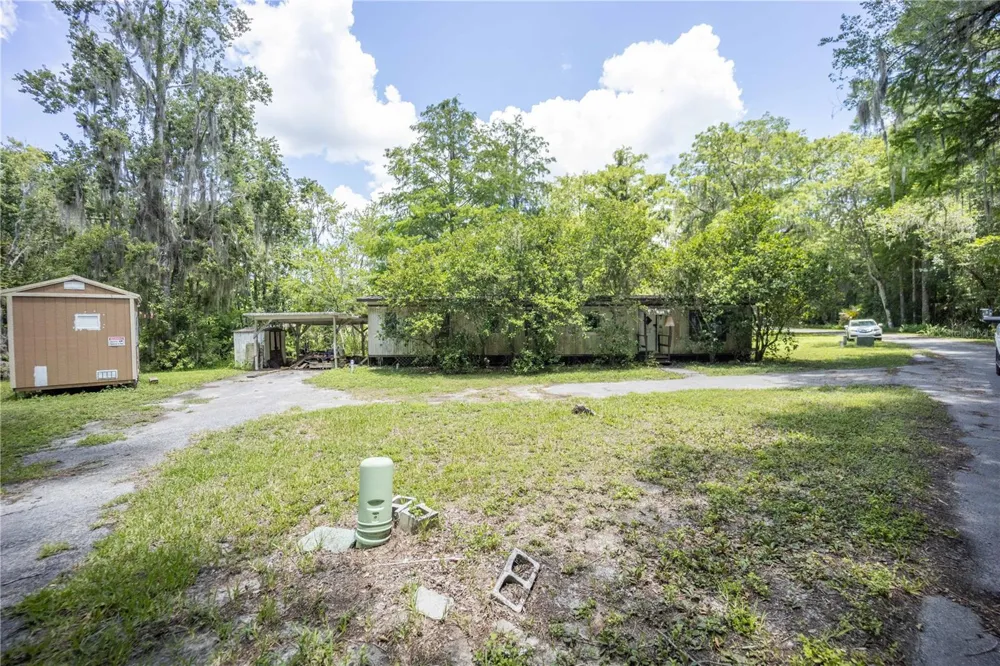 2886 C 470 Lake Panasoffkee, FL 33538