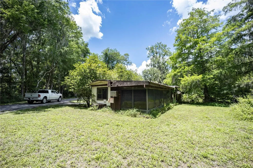 2886 C 470 Lake Panasoffkee, FL 33538