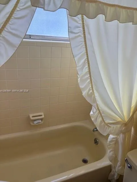 5405 NW 23rd Ter Tamarac, FL 33309