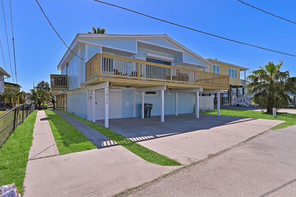 3822 Concho Key Galveston, TX 77554