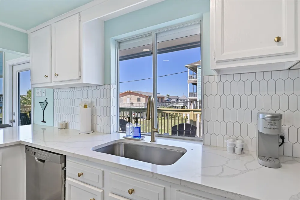 3822 Concho Key Galveston, TX 77554