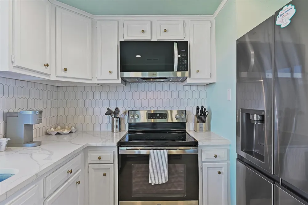 3822 Concho Key Galveston, TX 77554