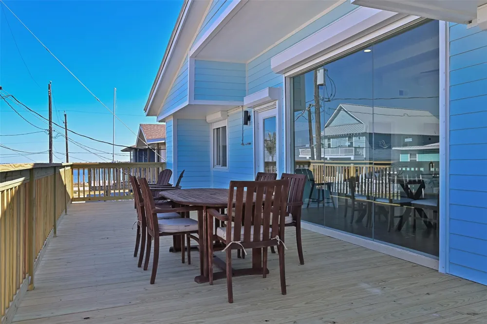 3822 Concho Key Galveston, TX 77554