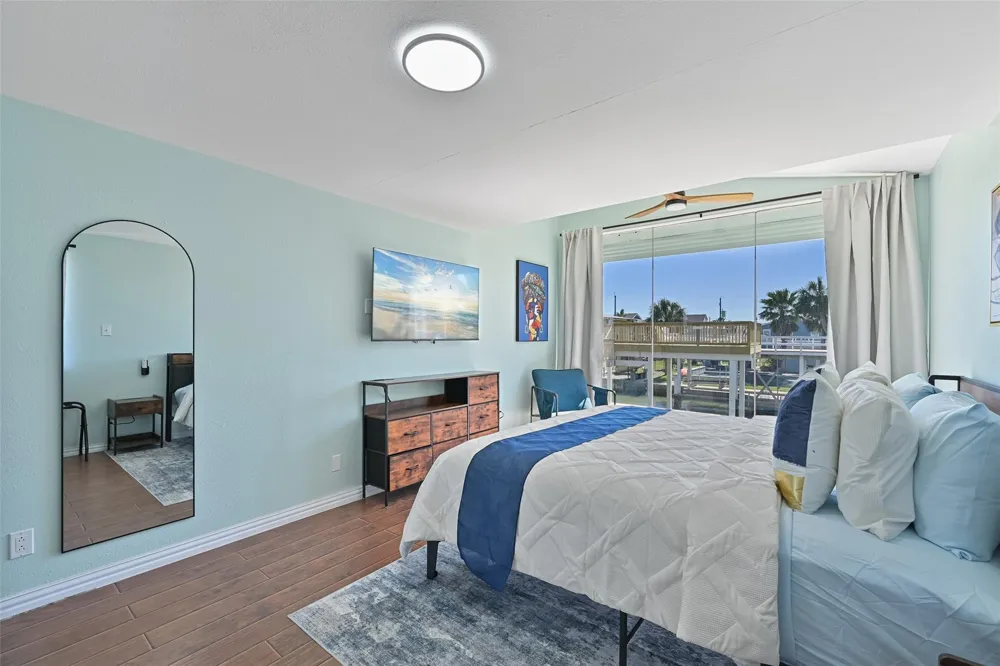 3822 Concho Key Galveston, TX 77554