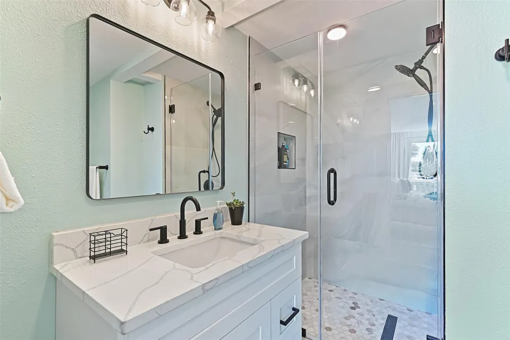 3822 Concho Key Galveston, TX 77554