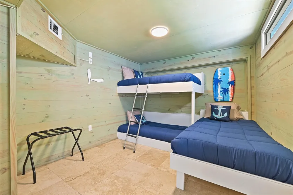 3822 Concho Key Galveston, TX 77554