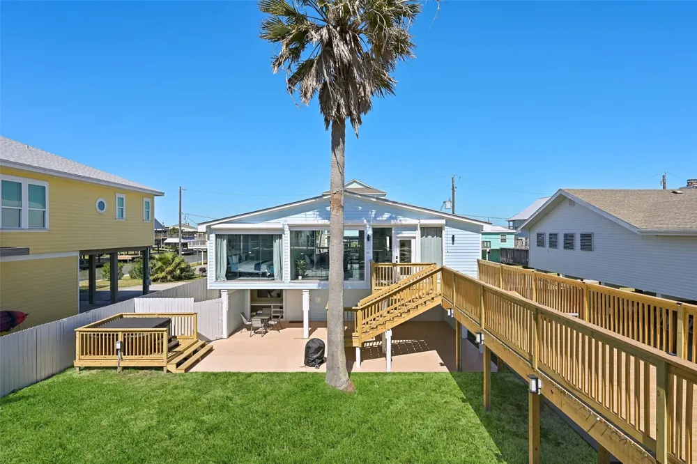 3822 Concho Key Galveston, TX 77554