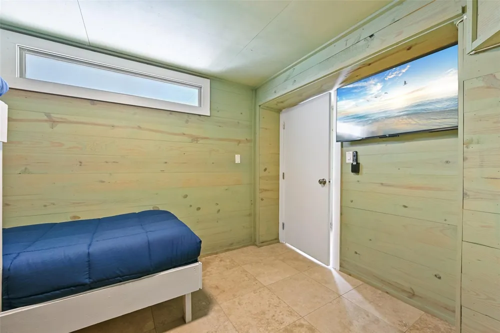 3822 Concho Key Galveston, TX 77554