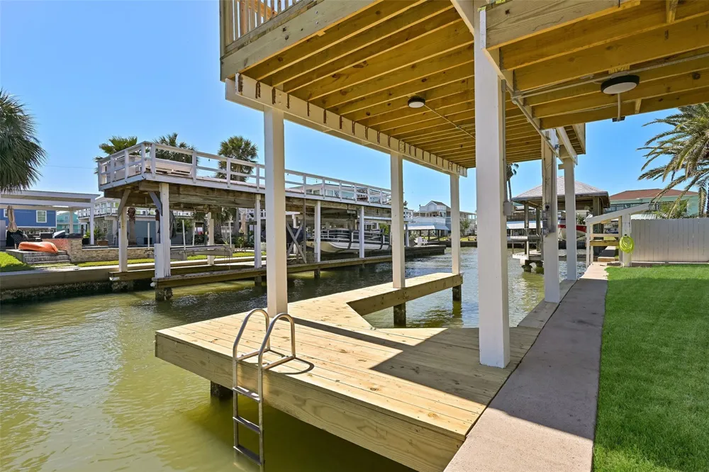 3822 Concho Key Galveston, TX 77554