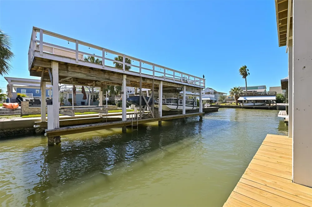 3822 Concho Key Galveston, TX 77554