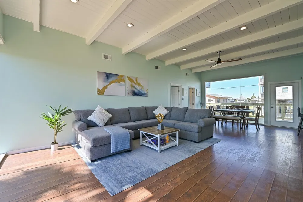 3822 Concho Key Galveston, TX 77554