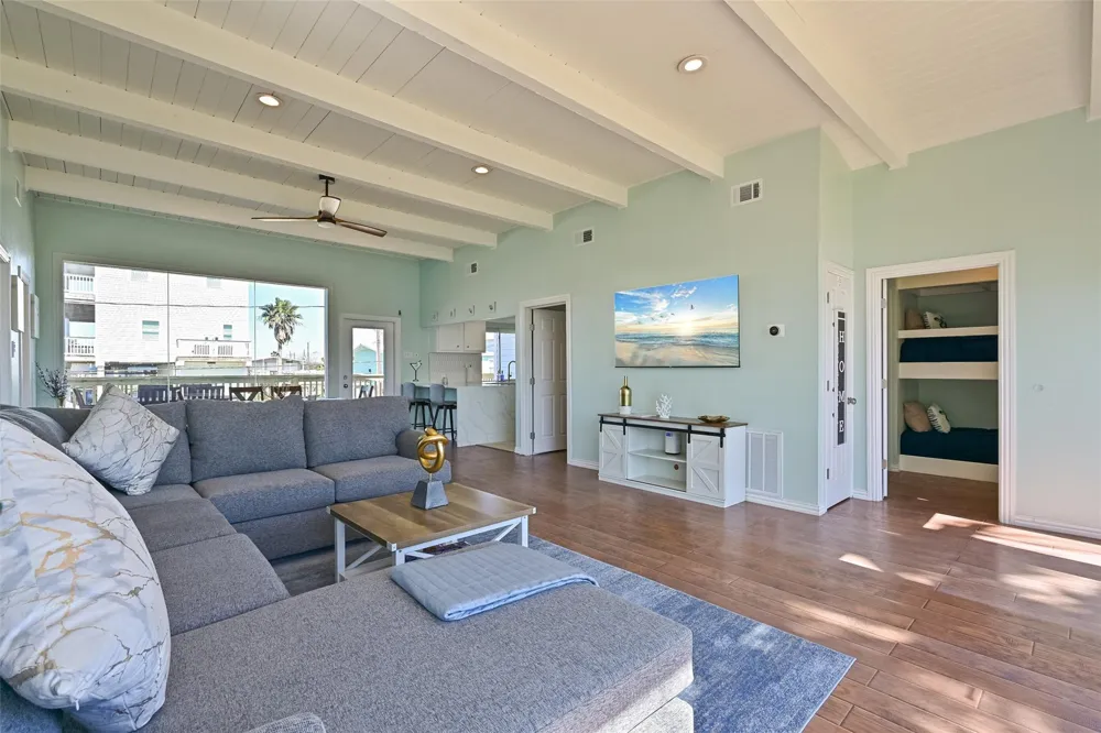 3822 Concho Key Galveston, TX 77554