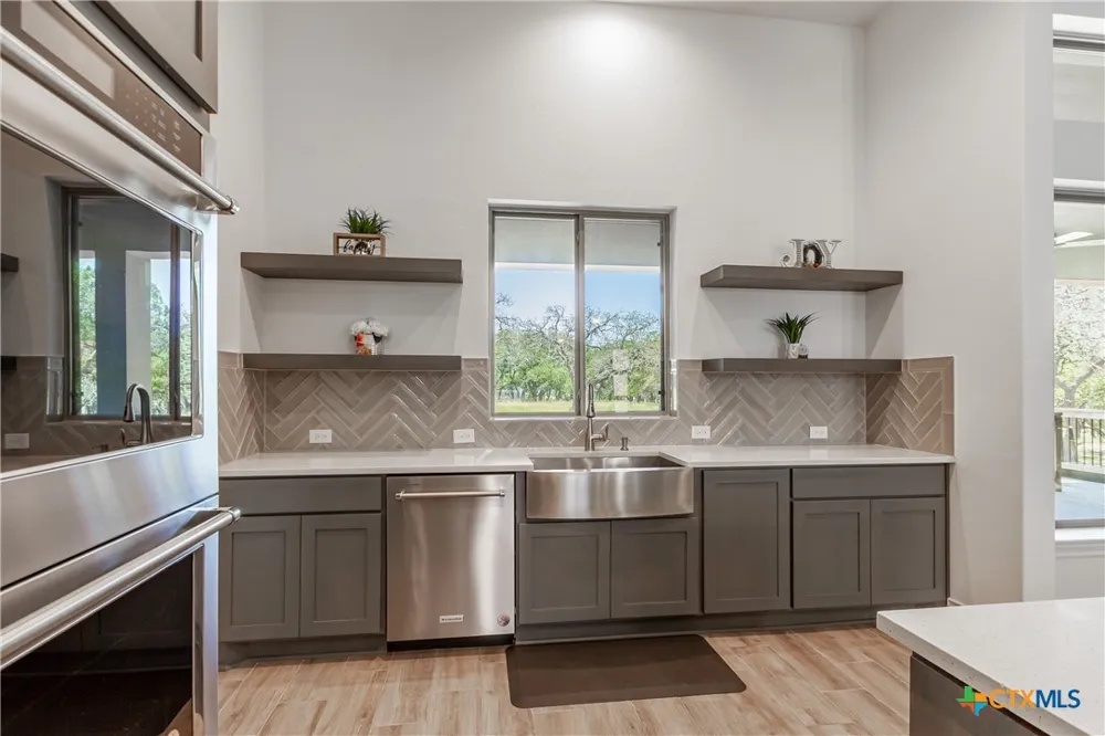 34784 High Gate Road Bulverde, TX 78163