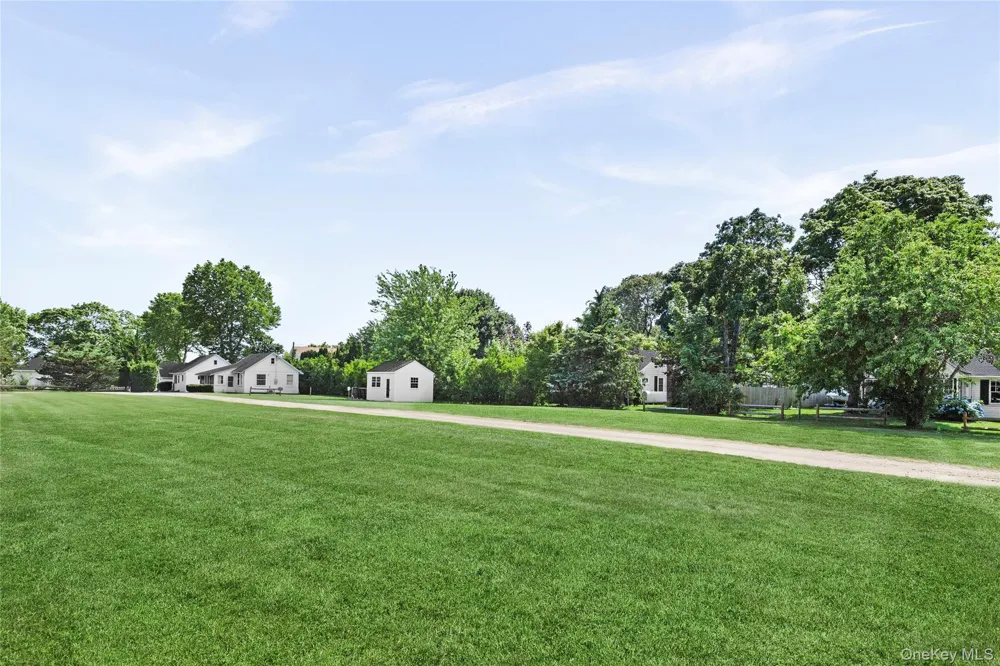18 Smith Lane Jamesport, NY 11947