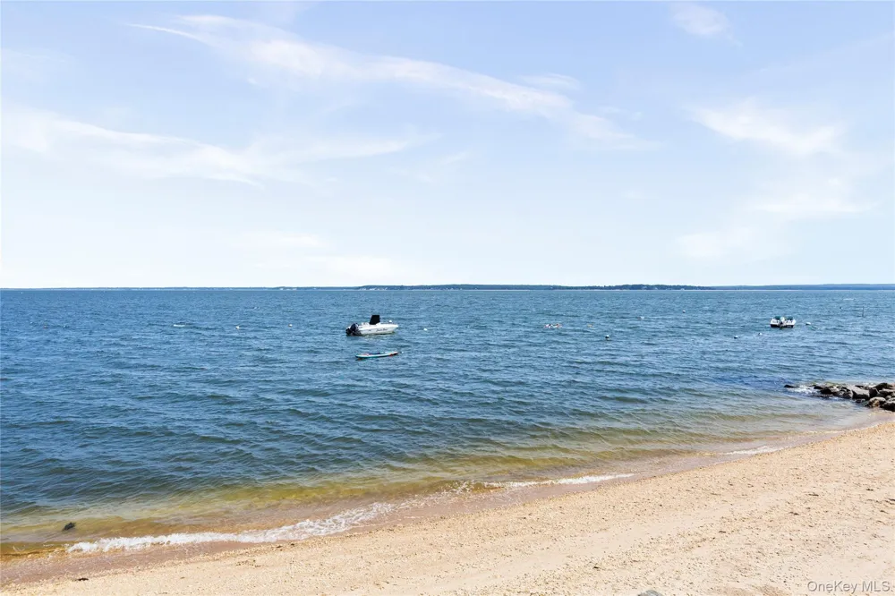 18 Smith Lane Jamesport, NY 11947