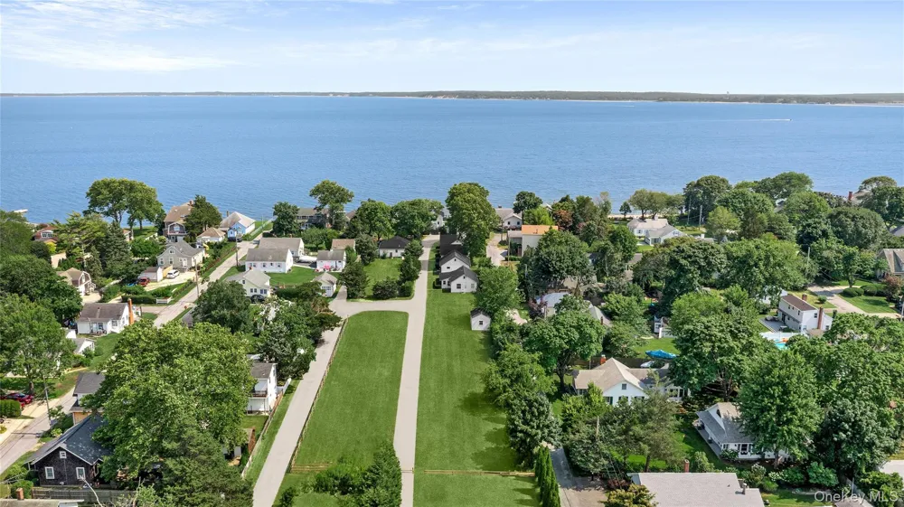 18 Smith Lane Jamesport, NY 11947