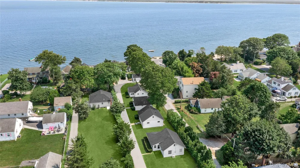 18 Smith Lane Jamesport, NY 11947