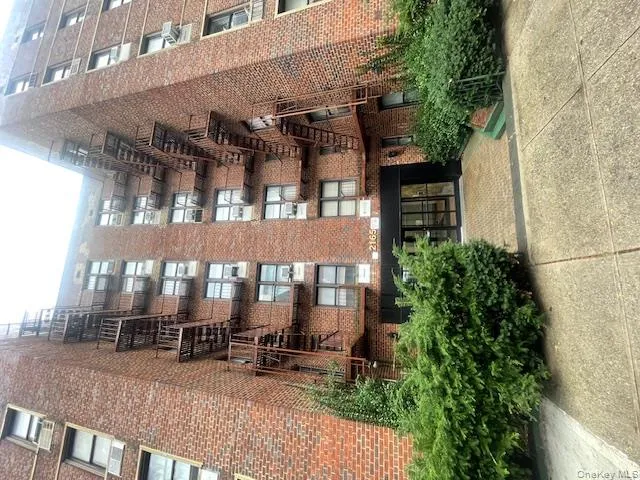 2165 Matthews Avenue #4F Bronx, NY 10462