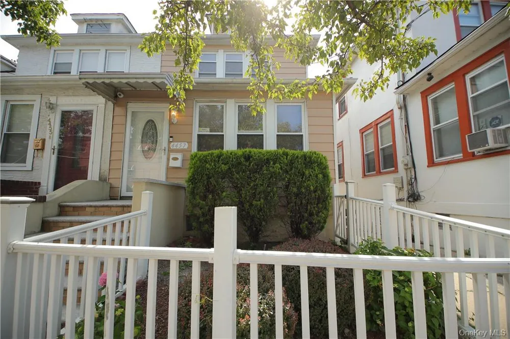 4457 Mundy Lane Bronx, NY 10466