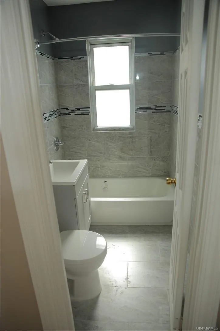 4457 Mundy Lane Bronx, NY 10466