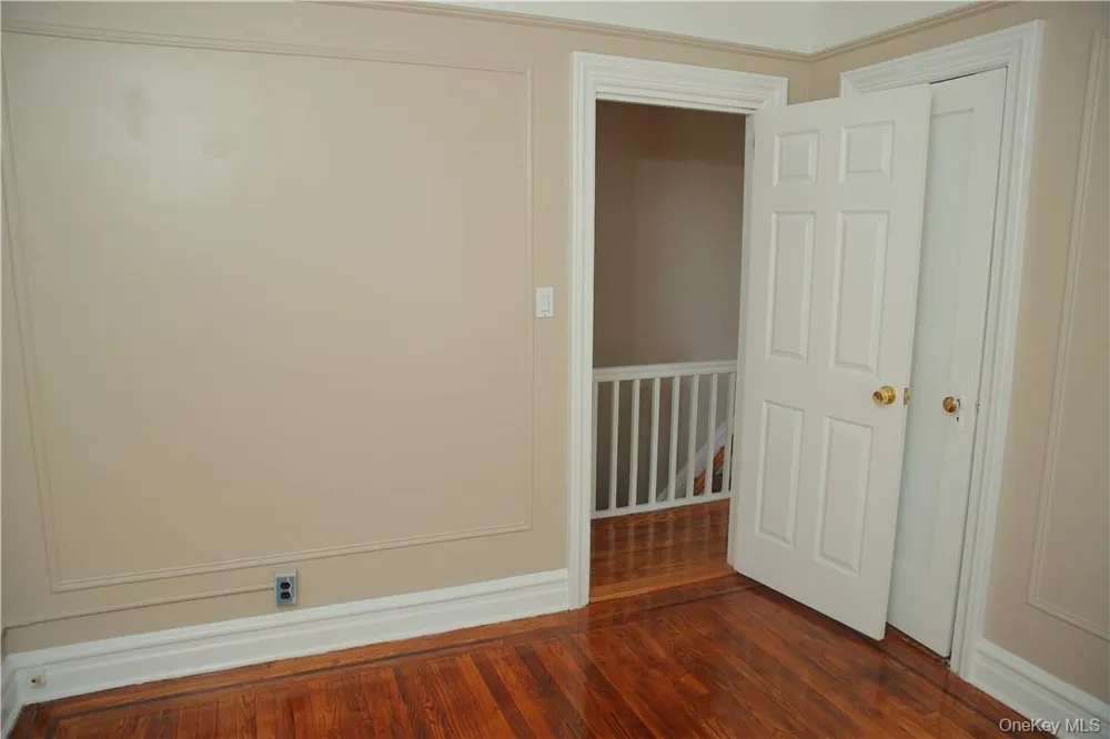 4457 Mundy Lane Bronx, NY 10466