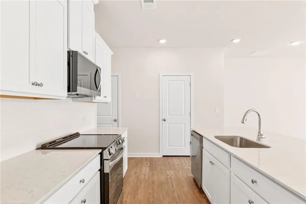 7501 Clover Lane #124 Flowery Branch, GA 30542