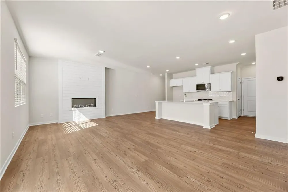 7501 Clover Lane #124 Flowery Branch, GA 30542