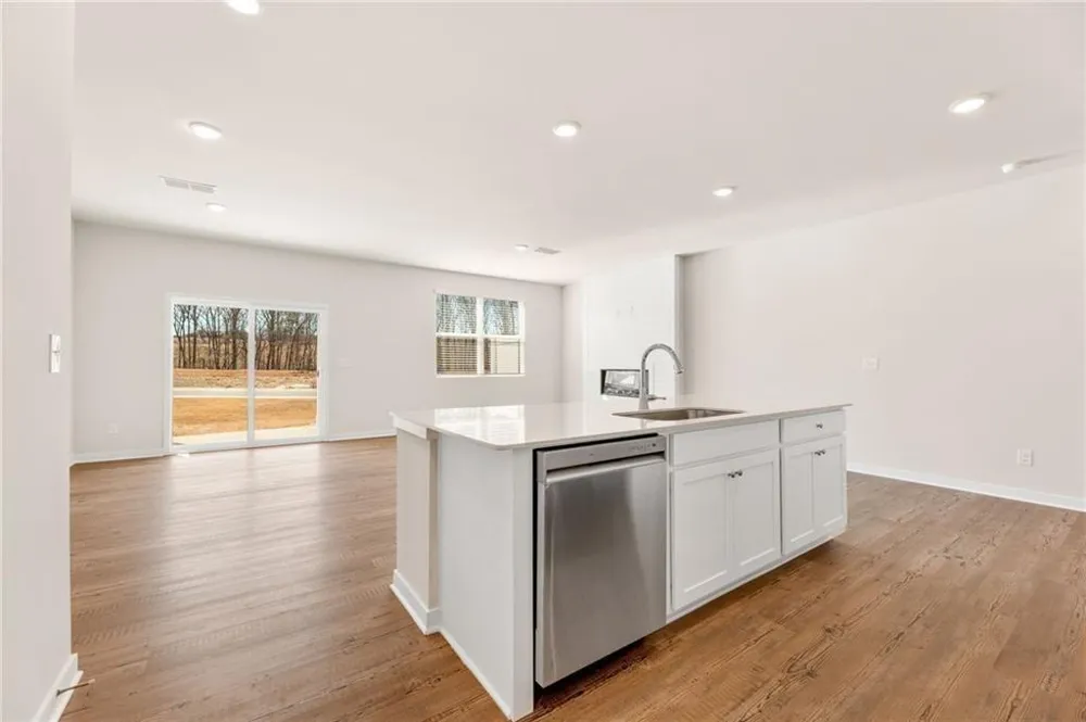 7501 Clover Lane #124 Flowery Branch, GA 30542