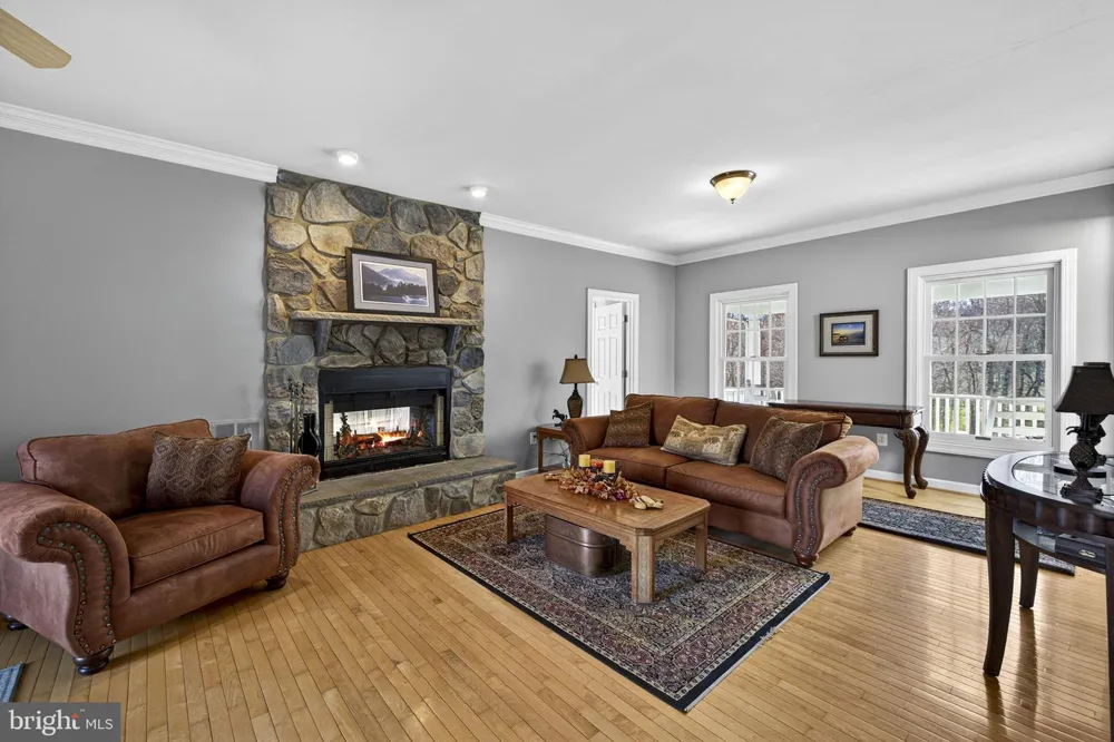 9491 WALSINGHAM LANE Marshall, VA 20115