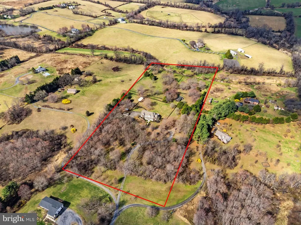 9491 WALSINGHAM LANE Marshall, VA 20115
