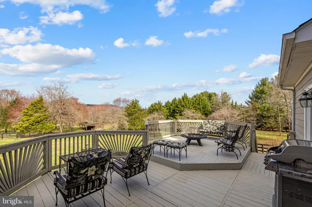 9491 WALSINGHAM LANE Marshall, VA 20115