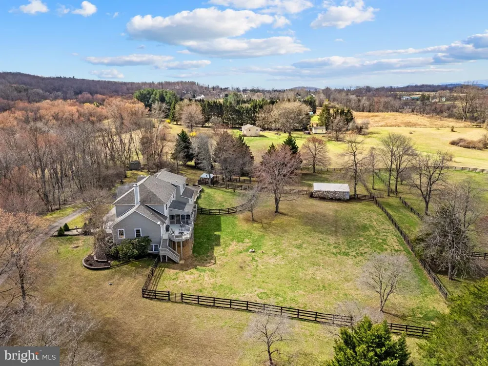 9491 WALSINGHAM LANE Marshall, VA 20115