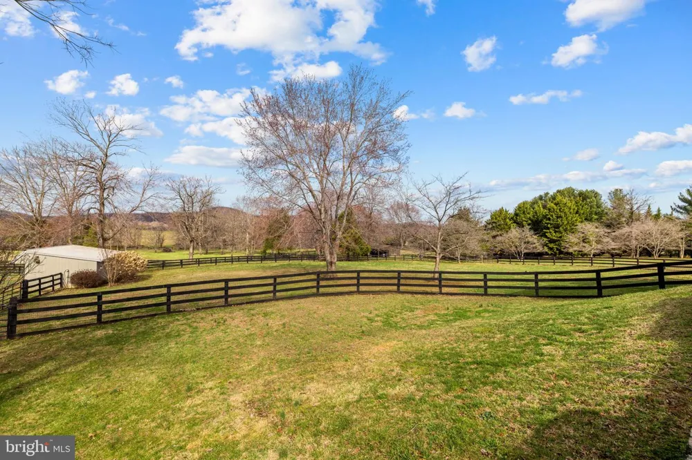 9491 WALSINGHAM LANE Marshall, VA 20115