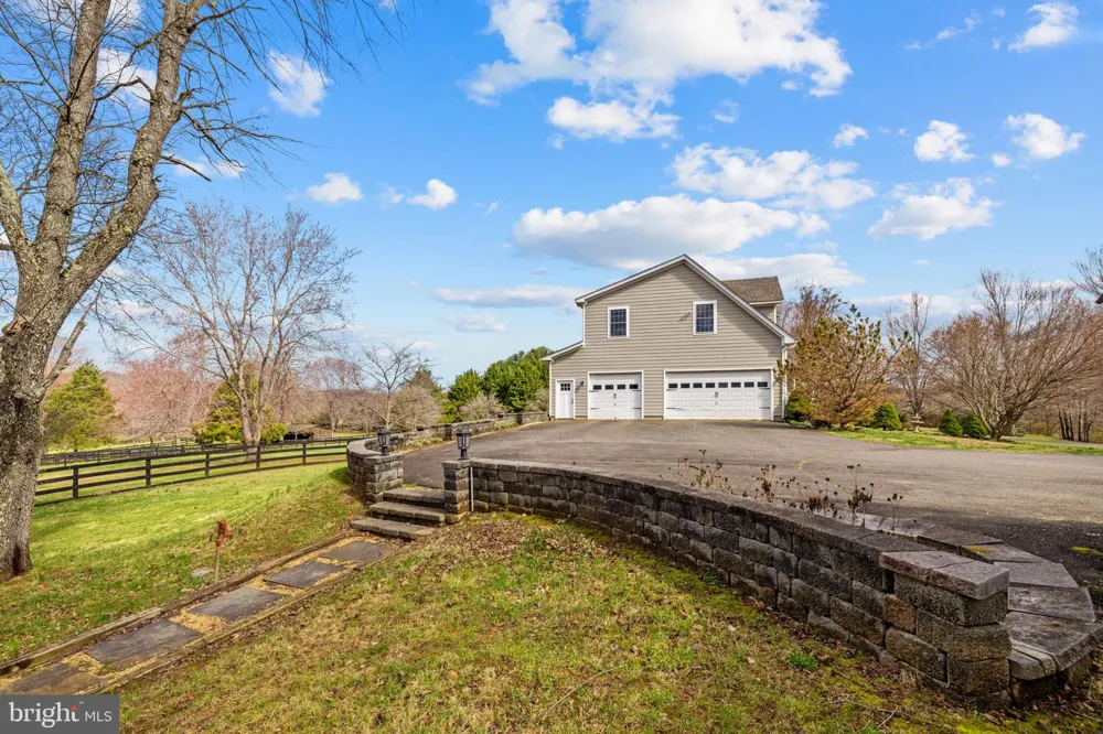9491 WALSINGHAM LANE Marshall, VA 20115