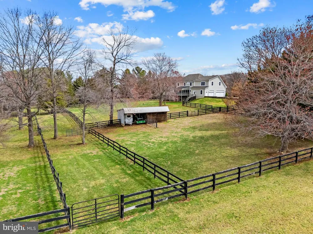 9491 WALSINGHAM LANE Marshall, VA 20115