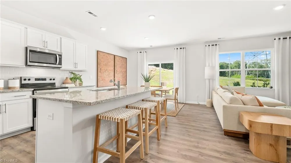 2703 Luxborough Lane Mebane, NC 27302