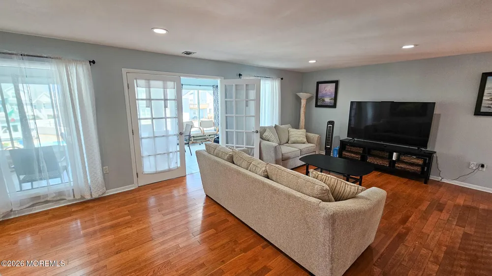 702 Newell Avenue Manahawkin, NJ 08050