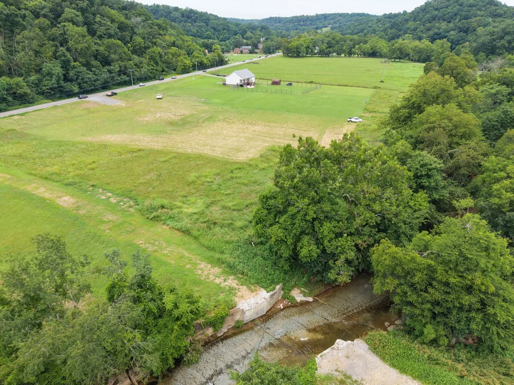 2630 New Hope Rd Hendersonville, TN 37075