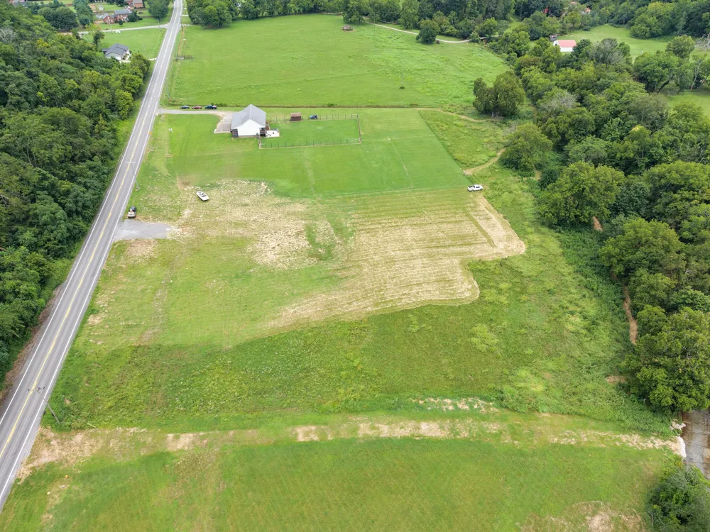 2630 New Hope Rd Hendersonville, TN 37075