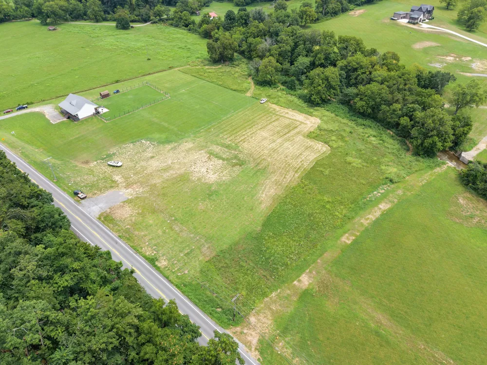 2630 New Hope Rd Hendersonville, TN 37075